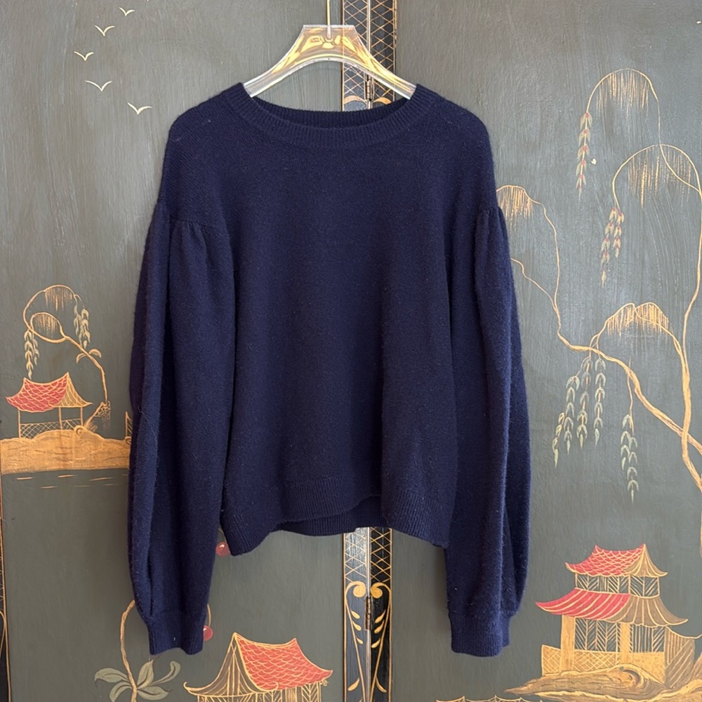 AQUA Cashmere, navy blue puffy sleeve sweater size large